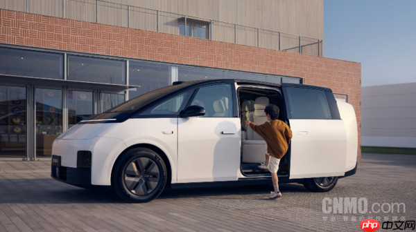 理想张骁公布i8交付进展:已有超4600位用户提车