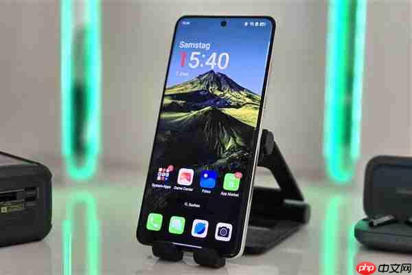 一加15全球首发超高刷高分屏 李杰:对标iPhone 17 Pro Max绰绰有余