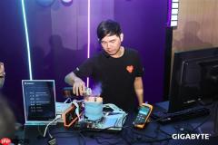 技嘉X870 AORUS Tachyon加持：锐龙7 9800X3D超频新世界纪录！突破7.3GHz大关