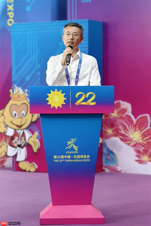 胃癌病理诊断垂域模型首发亮相东盟  麦克奥迪与智能院携手共研启新篇!