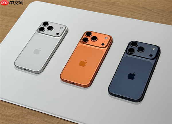苹果线下店展出iPhone 17 Pro真机:已满身划痕!铝合金机身被吐槽质感差