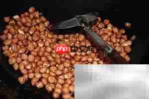 花生米配酒，绝配小食