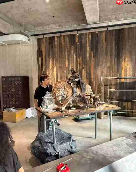 《黑神话:钟馗》钟馗骑虎雕像霸气公开!钟馗还光着脚?