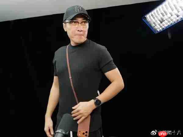 479元一根的苹果17挂绳真有人买：王自如晒上身效果 感受下