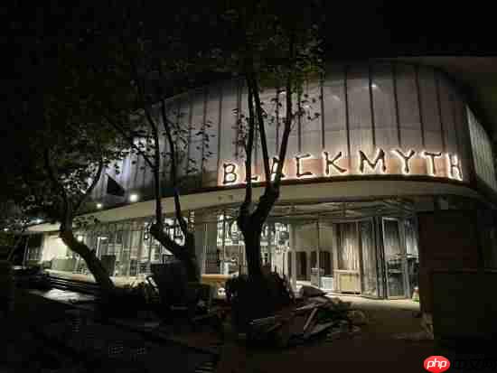 杨奇晒《黑神话》线下零售店:杨戬、牛魔王雕像超还原 还有主题甜品和饮品