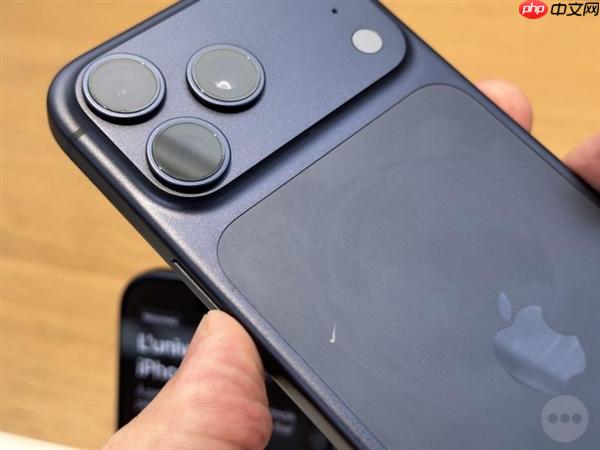 iPhone 17系列或成近年最娇气苹果手机：用了几个小时就满身划痕 蓝色黑色尤甚