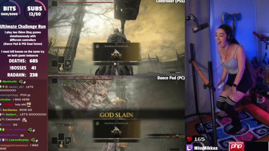 左右互搏!大神同时操作《空洞骑士》初代与《丝之歌》的角色 已击败多个BOSS组合