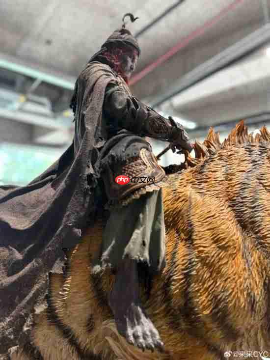 黑神话主理人回应钟馗雕像腿短不穿鞋！霸气新照释出