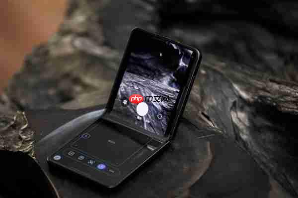 科技融合艺术:三星Galaxy Z系列以创新AI影像探索城市之美