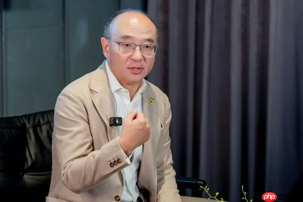 暗讽谁？莲花集团CEO：想两年做出一台车，但真做不到