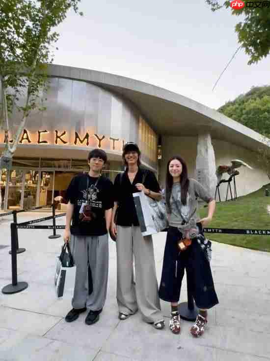 《黑神话:悟空》线下店今日开启试营业!精致琉璃葫芦太吸睛