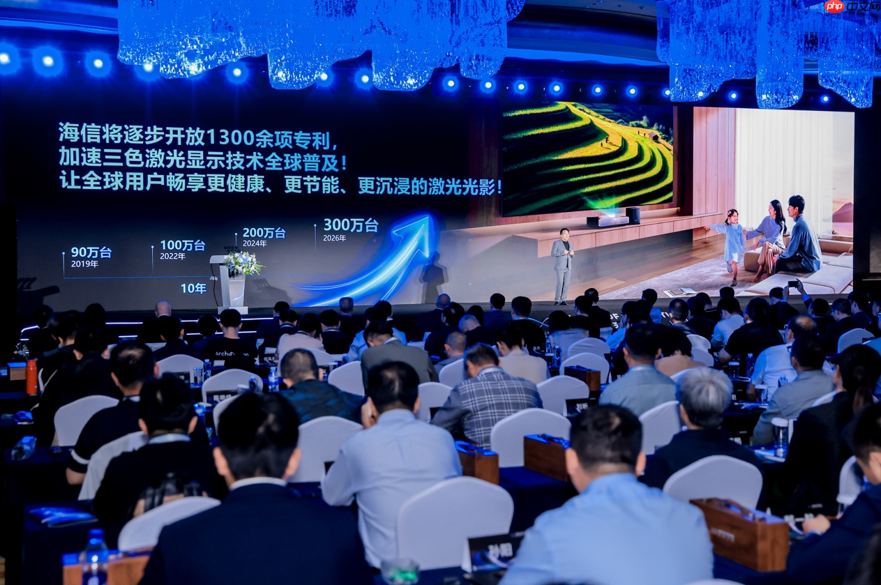 升是影院隐是艺术!海信发布全球首款100英寸可卷曲激光影院