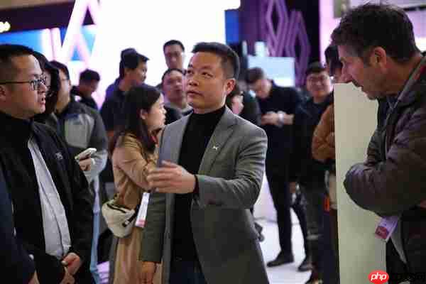 明年交付飞行汽车!何小鹏:未来人们会住在城市中心100公里以外 10分钟内到达