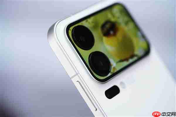 多一块屏对标iPhone 17 Pro Max!小米17 Pro Max图赏