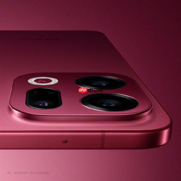 OPPO Find X9系列特别色亮相：红色机身 独创绒砂工艺