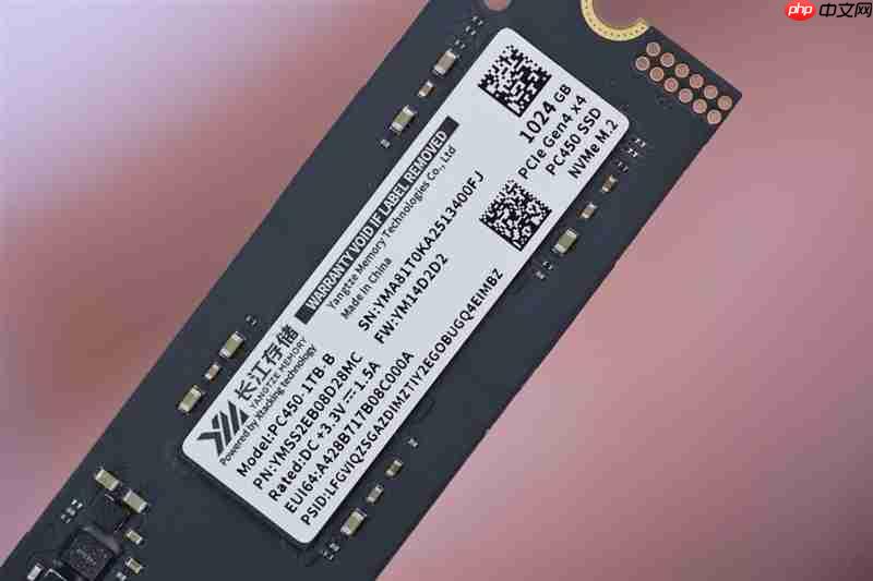 最高温度仅46度的长江存储PC450 SSD!机械革命耀世16 Ultra评测:超过200W的整机性能释放