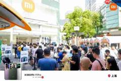 小米17开售5分钟破今年国产手机纪录 全国多地门店排长队:场面堪比苹果