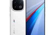 双芯狂飙的性能之光!想要极致游戏体验就选 iQOO 13