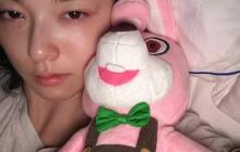 《寂静岭f》脸模晒新照！怀抱玩偶素颜清纯