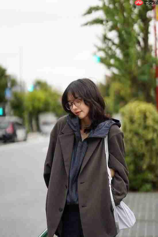 《寂静岭f》脸模晒新照！怀抱玩偶素颜清纯