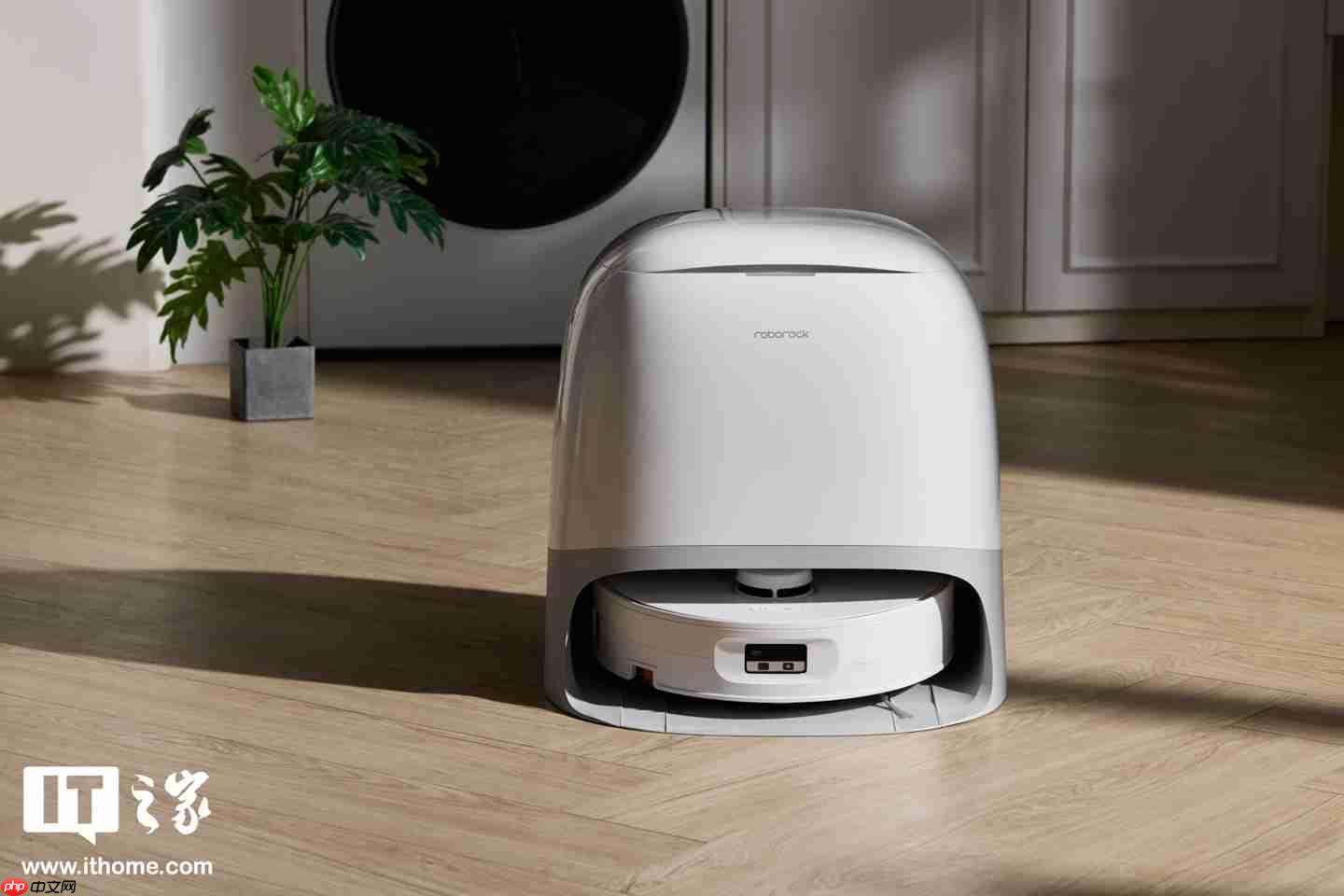 【IT之家实拍】石头首款滚筒活水扫拖机器人:石头 P20 活水版图赏