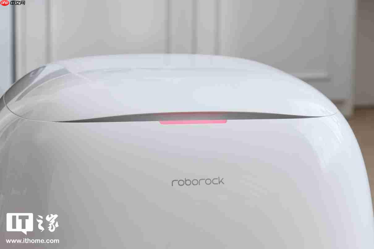 【IT之家实拍】石头首款滚筒活水扫拖机器人:石头 P20 活水版图赏