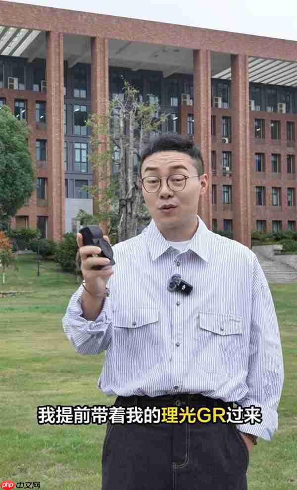 真我加入相机联名俱乐部!真我GT8 Pro联名理光 同档无敌