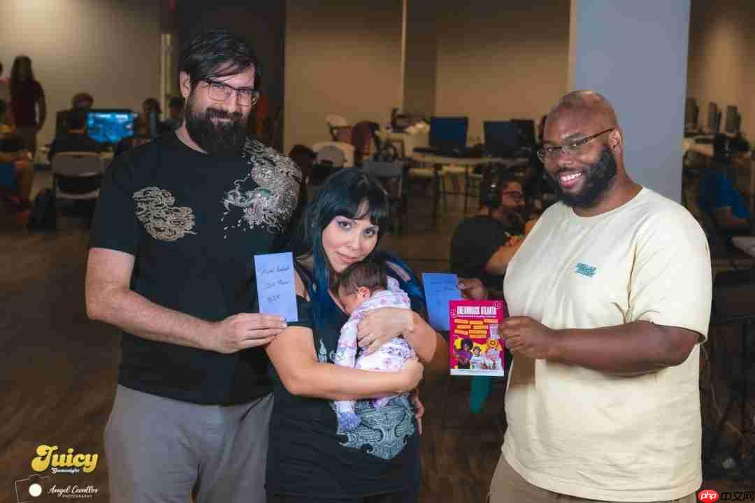 国外一女子带婴参加《真人快打》锦标赛 勇夺冠军