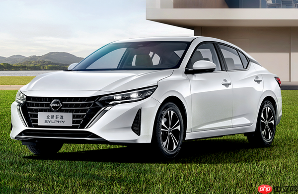 2025年1-8月燃油轿车累计销量排行榜:轩逸险胜朗逸