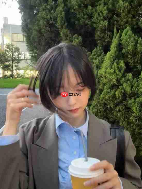 《寂静岭f》女主脸模最新生活照:青春甜美 少女感十足!