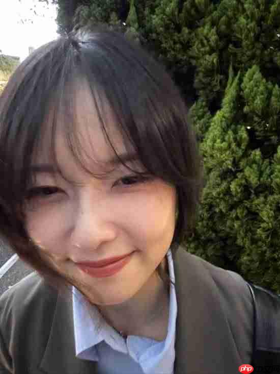 《寂静岭f》女主脸模最新生活照:青春甜美 少女感十足!