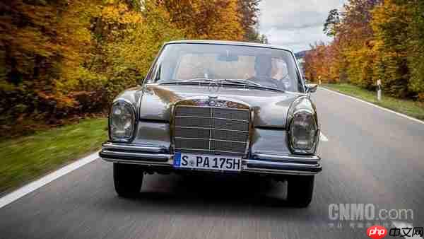 奔驰电动S级要来了?发光立标+巨型格栅预告图放出