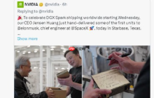 马斯克收到黄仁勋亲手交付的 AI 超算 DGX Spark