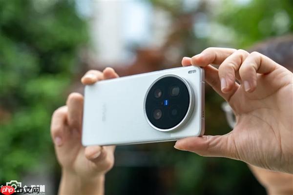 4399元起的vivo X300 能成为今年最强标准版手机吗