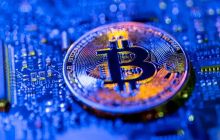 BTC价格预测：技术分析和市场情绪表明2025年10月可能出现突破