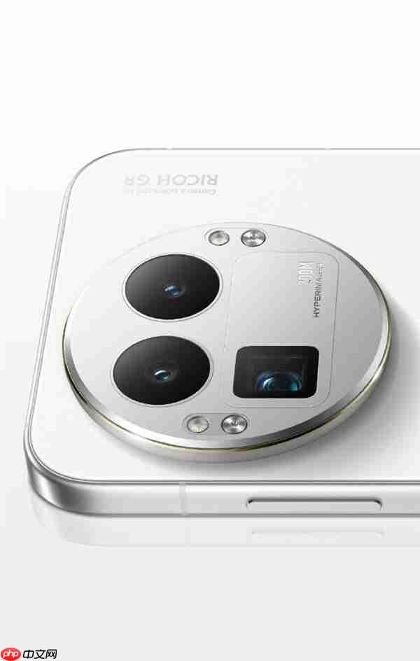 真我外观质感新巅峰!GT8 Pro设计细节公布 行业首创机械拼装+金属中框