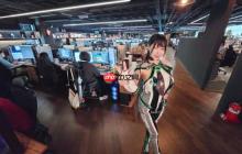 知名Coser拜訪《劍星》開(kāi)發(fā)商！新照嘗試3D掃描
