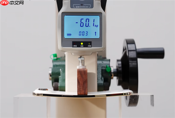 iPhone Air液压机暴力抗弯测试:100公斤终于压断了