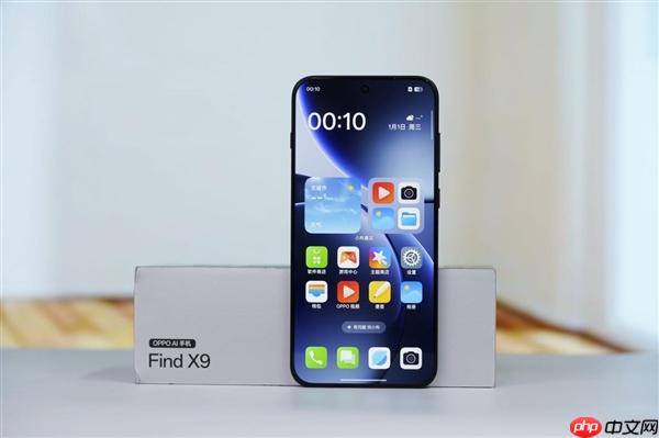 7025mAh超大电池！OPPO Find X9图赏