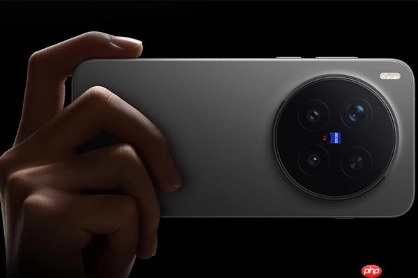 vivo X300系列首销：Pro版销量破纪录 4399元起