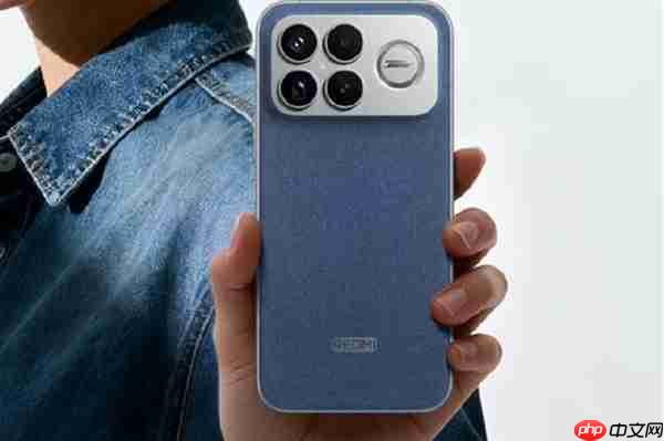 产品经理亲自当模特 REDMI K90 Pro Max丹宁色实拍 网友：又美又飒