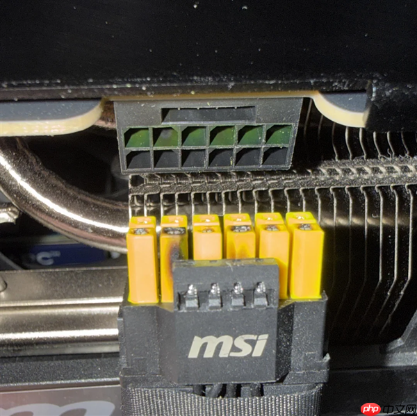 12V-2x6 16针供电接口又出事!RTX 5090“空闲”时烧毁