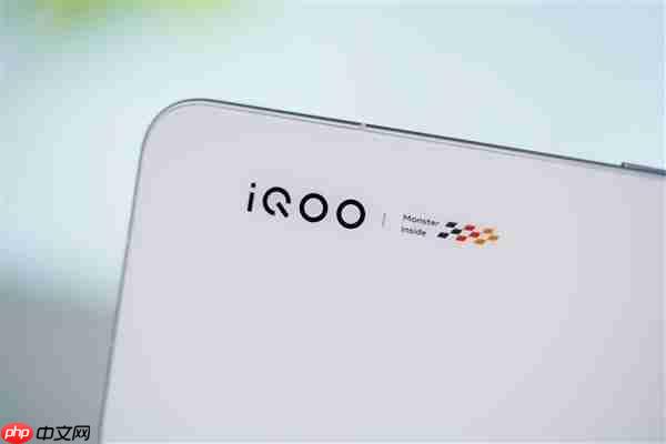 首发2K三星珠峰屏 一眼通透！iQOO 15图赏