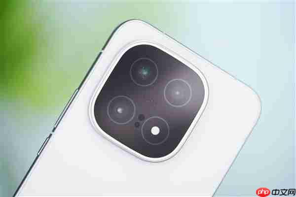 首发2K三星珠峰屏 一眼通透！iQOO 15图赏