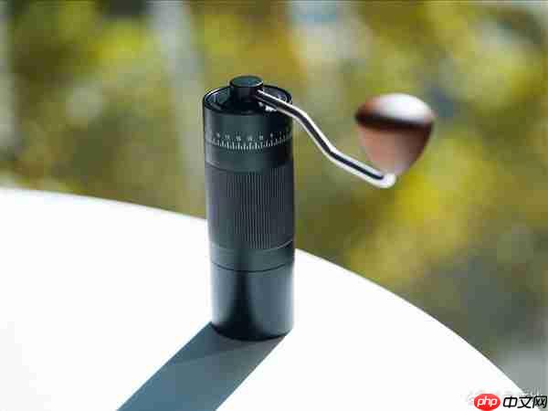 卢伟冰晒出REDMI K90邀请函:低因咖啡+手摇磨豆机 非常有意思