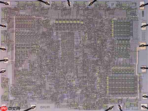 极客的浪漫:Intel传奇i8008史上最清晰图像!216张显微照片合成