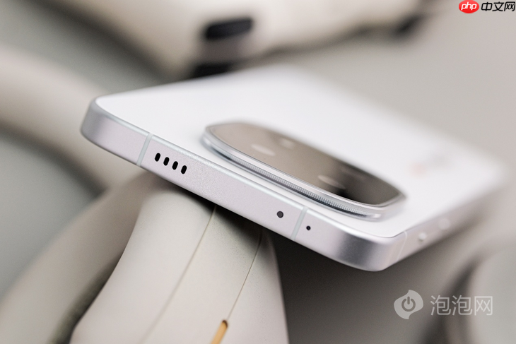 iQOO 15开售:2K珠峰屏+自研Q3芯片 重塑手游视效新标杆