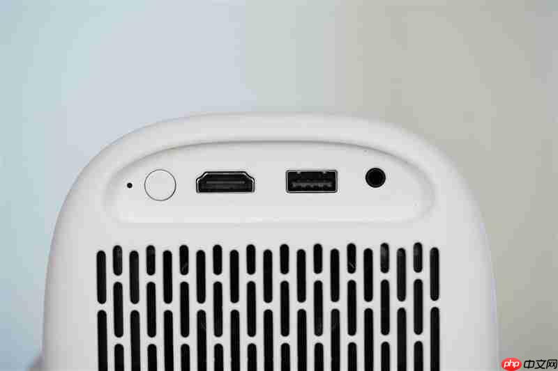 百元级哈曼联名投影仪!哈趣Q1 Pro评测 370 CVIA流明,宿舍适用