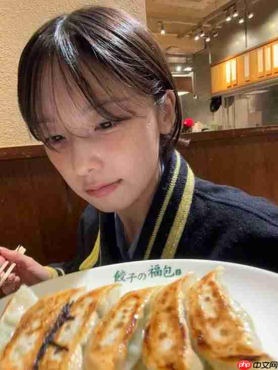 《寂静岭f》女主晒出新美照！优雅从容又俏皮十足