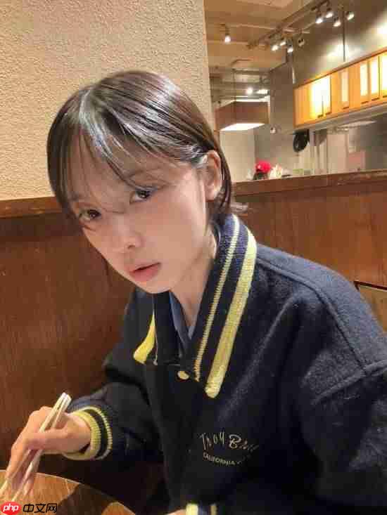 《寂静岭f》女主晒出新美照！优雅从容又俏皮十足